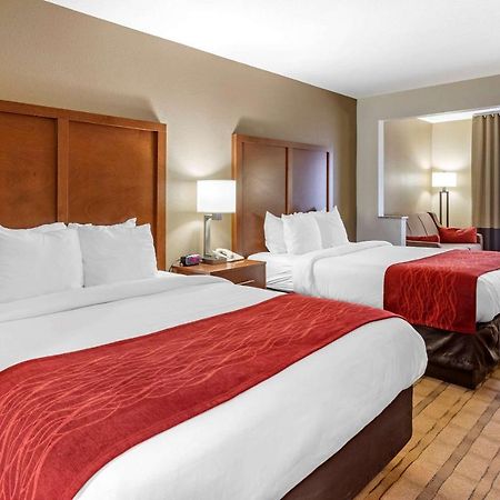 Comfort Inn & Suites Cedar Rapids North - Collins Road Buitenkant foto