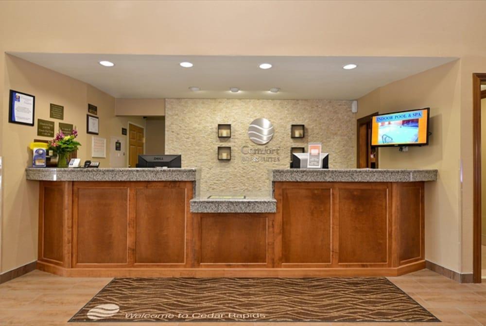 Comfort Inn & Suites Cedar Rapids North - Collins Road Buitenkant foto