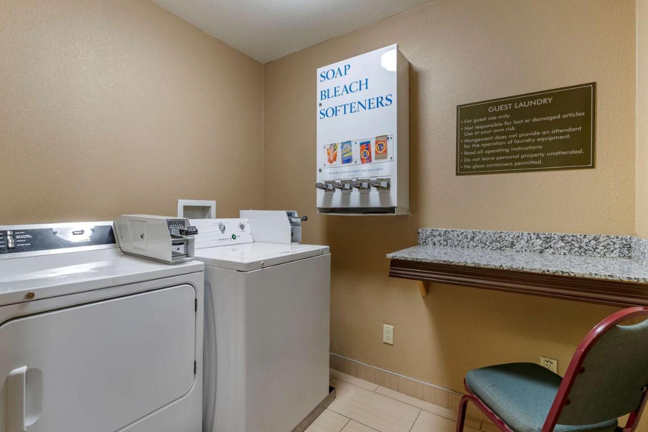 Comfort Inn & Suites Cedar Rapids North - Collins Road Buitenkant foto