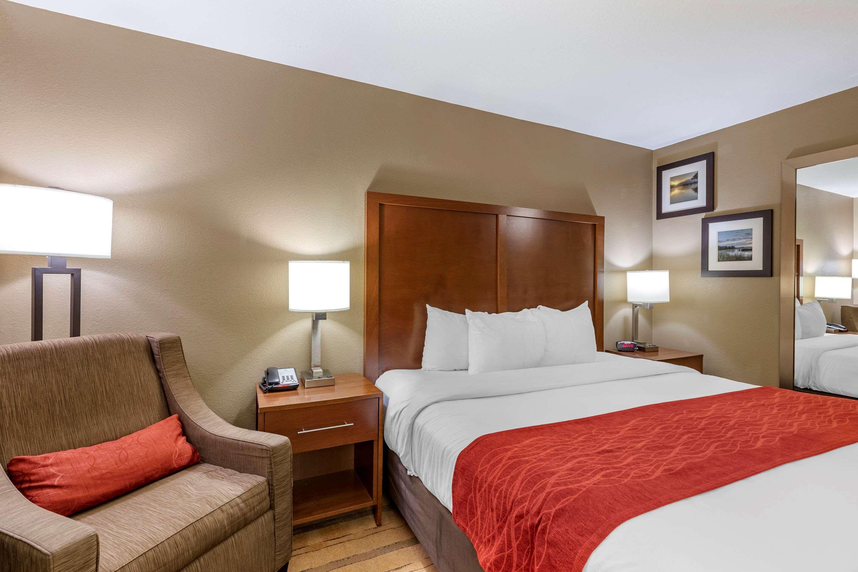 Comfort Inn & Suites Cedar Rapids North - Collins Road Buitenkant foto