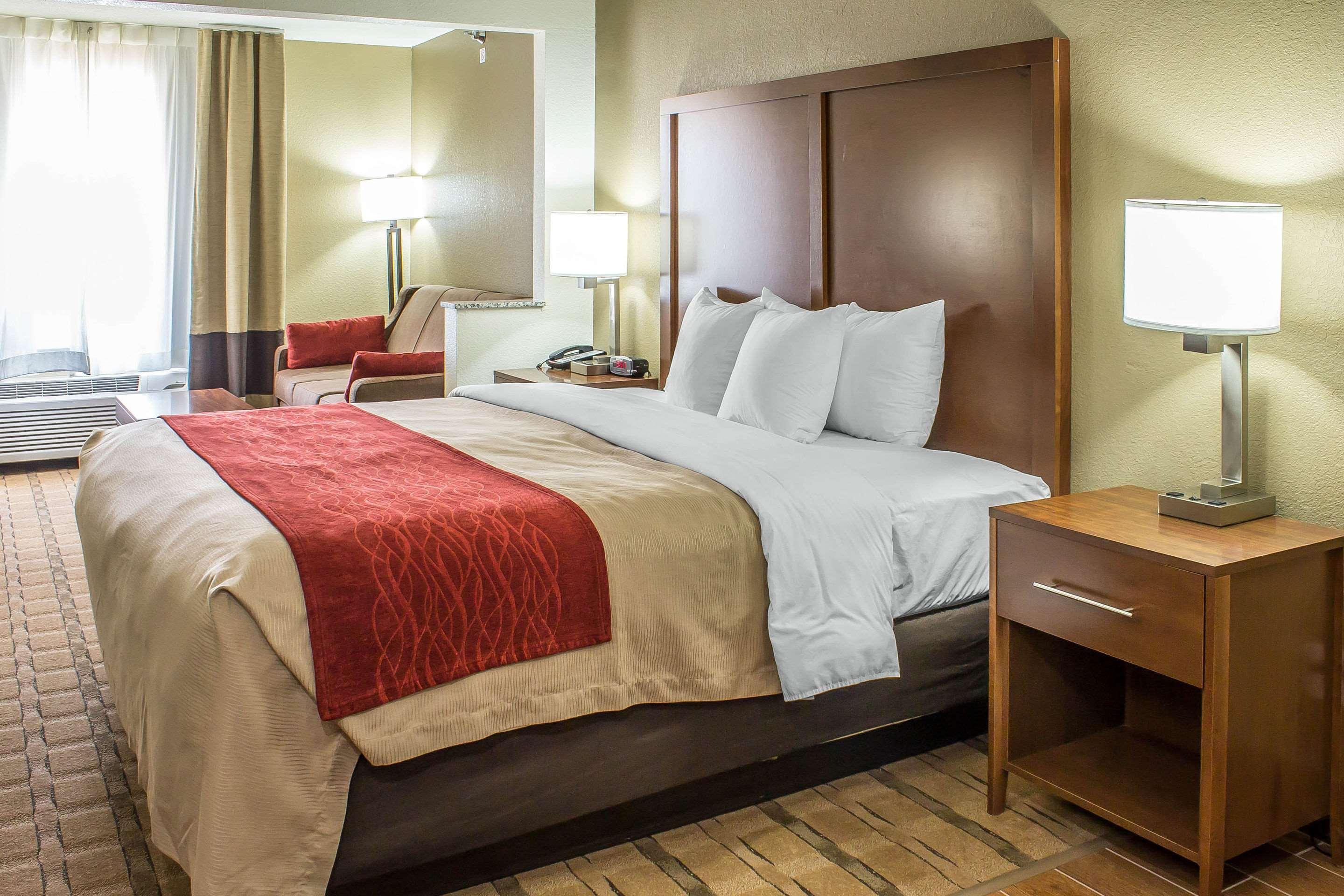 Comfort Inn & Suites Cedar Rapids North - Collins Road Buitenkant foto