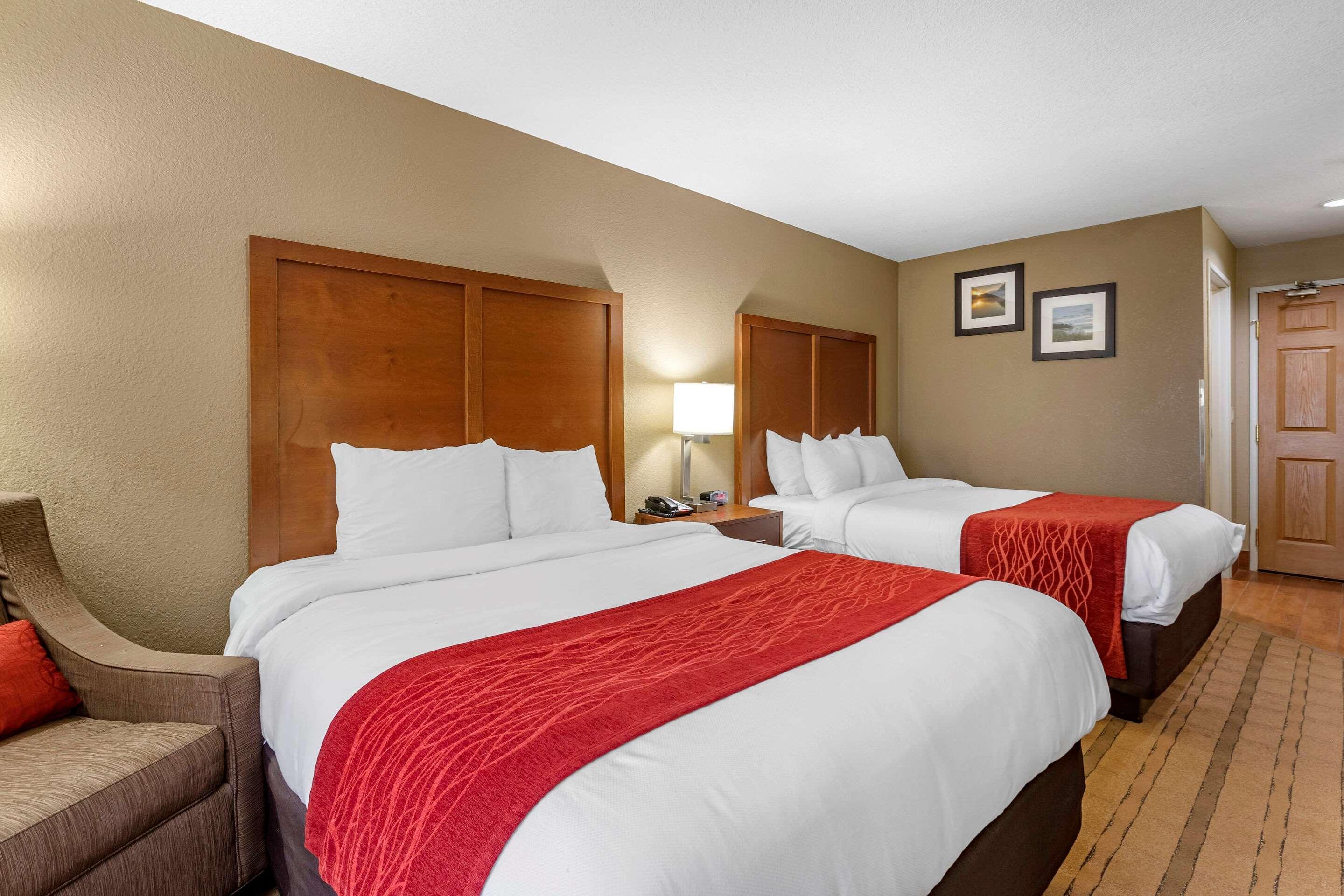 Comfort Inn & Suites Cedar Rapids North - Collins Road Buitenkant foto