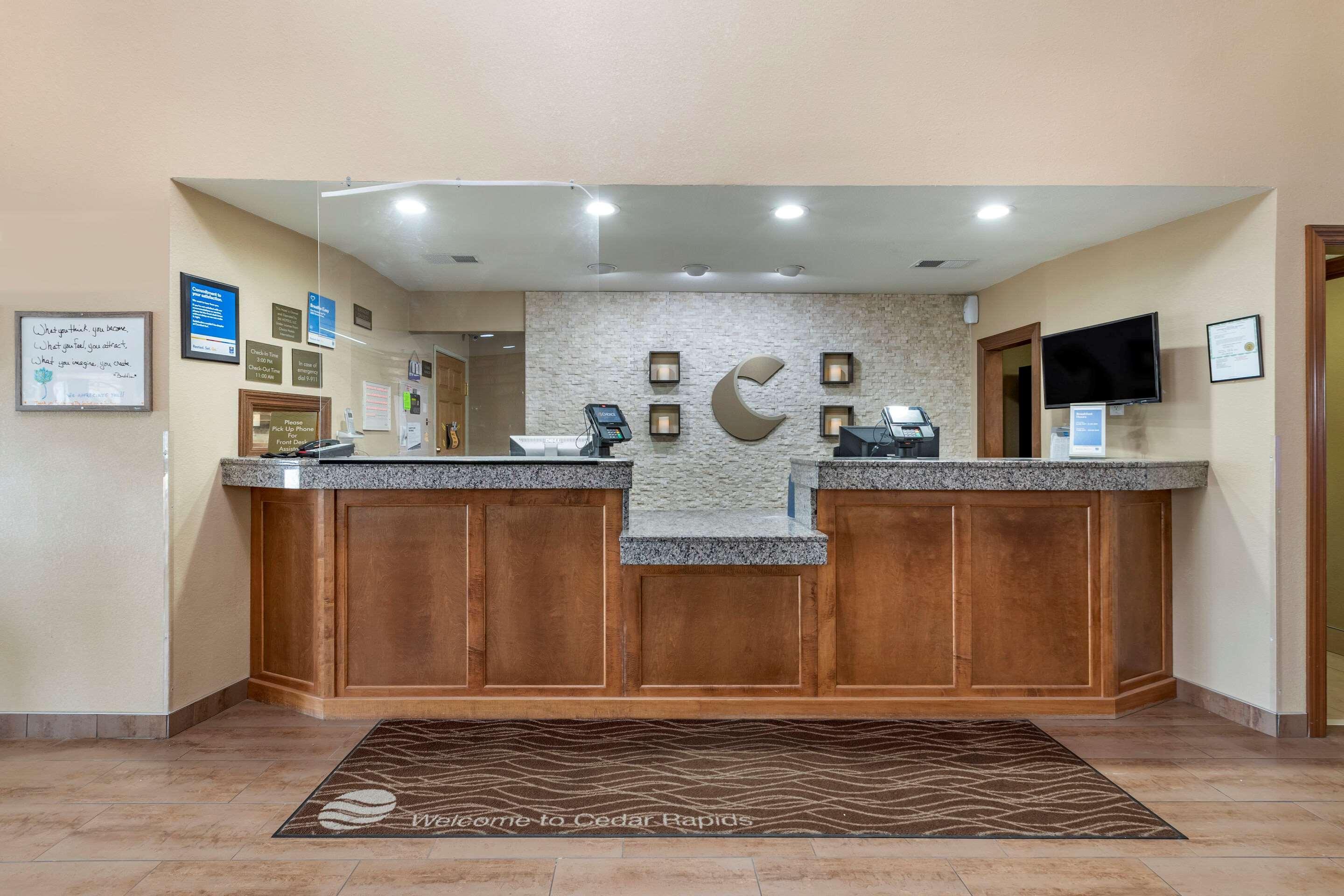 Comfort Inn & Suites Cedar Rapids North - Collins Road Buitenkant foto