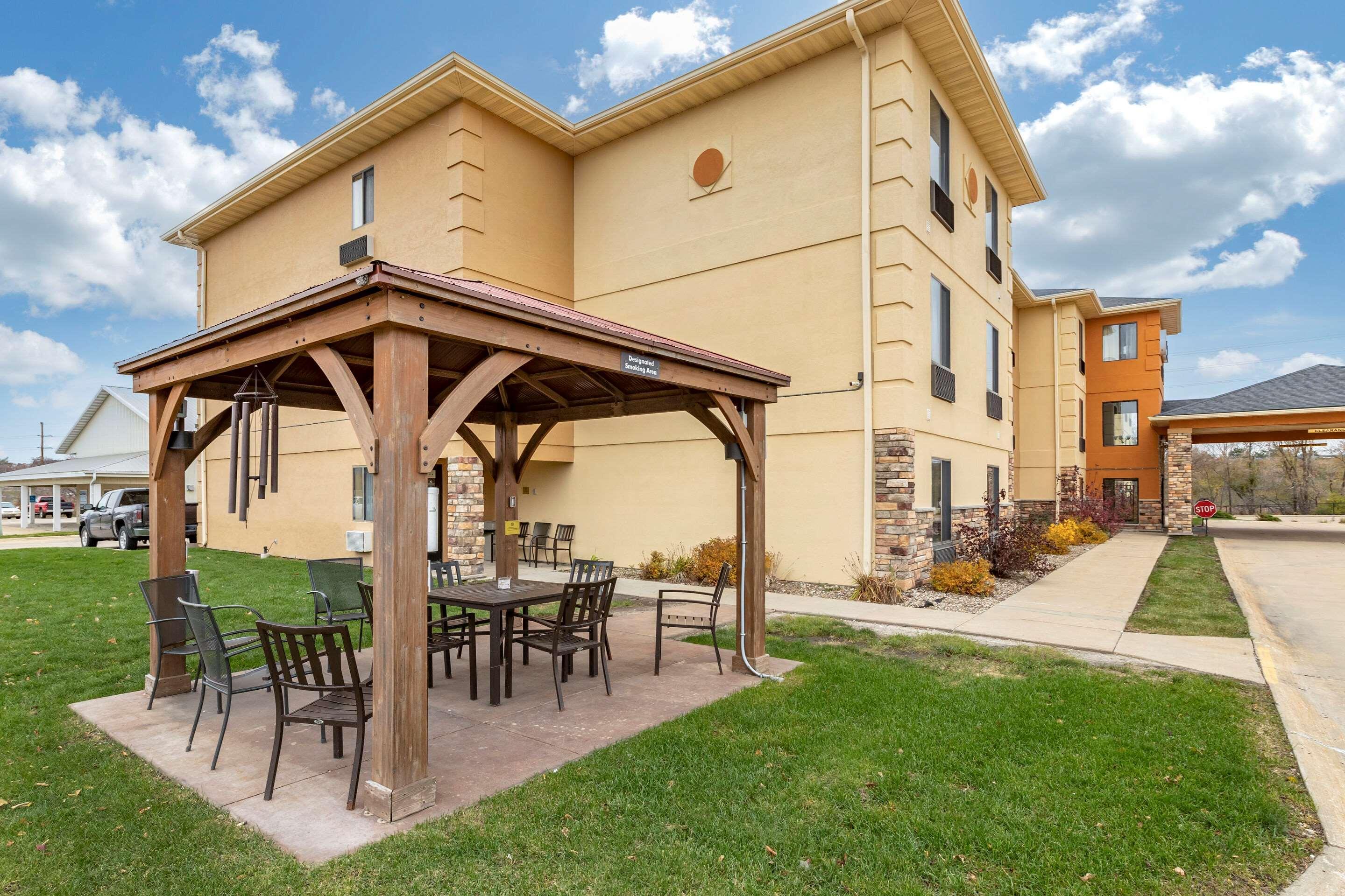 Comfort Inn & Suites Cedar Rapids North - Collins Road Buitenkant foto