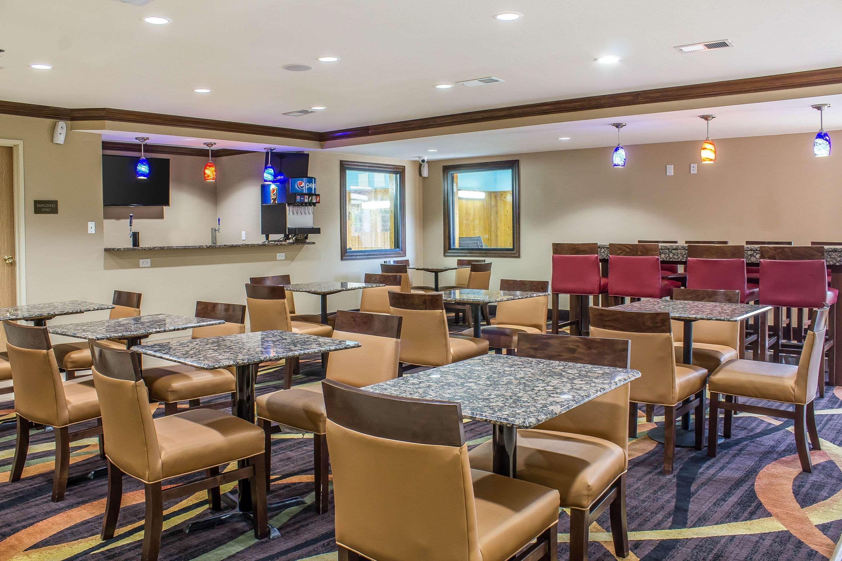 Comfort Inn & Suites Cedar Rapids North - Collins Road Buitenkant foto