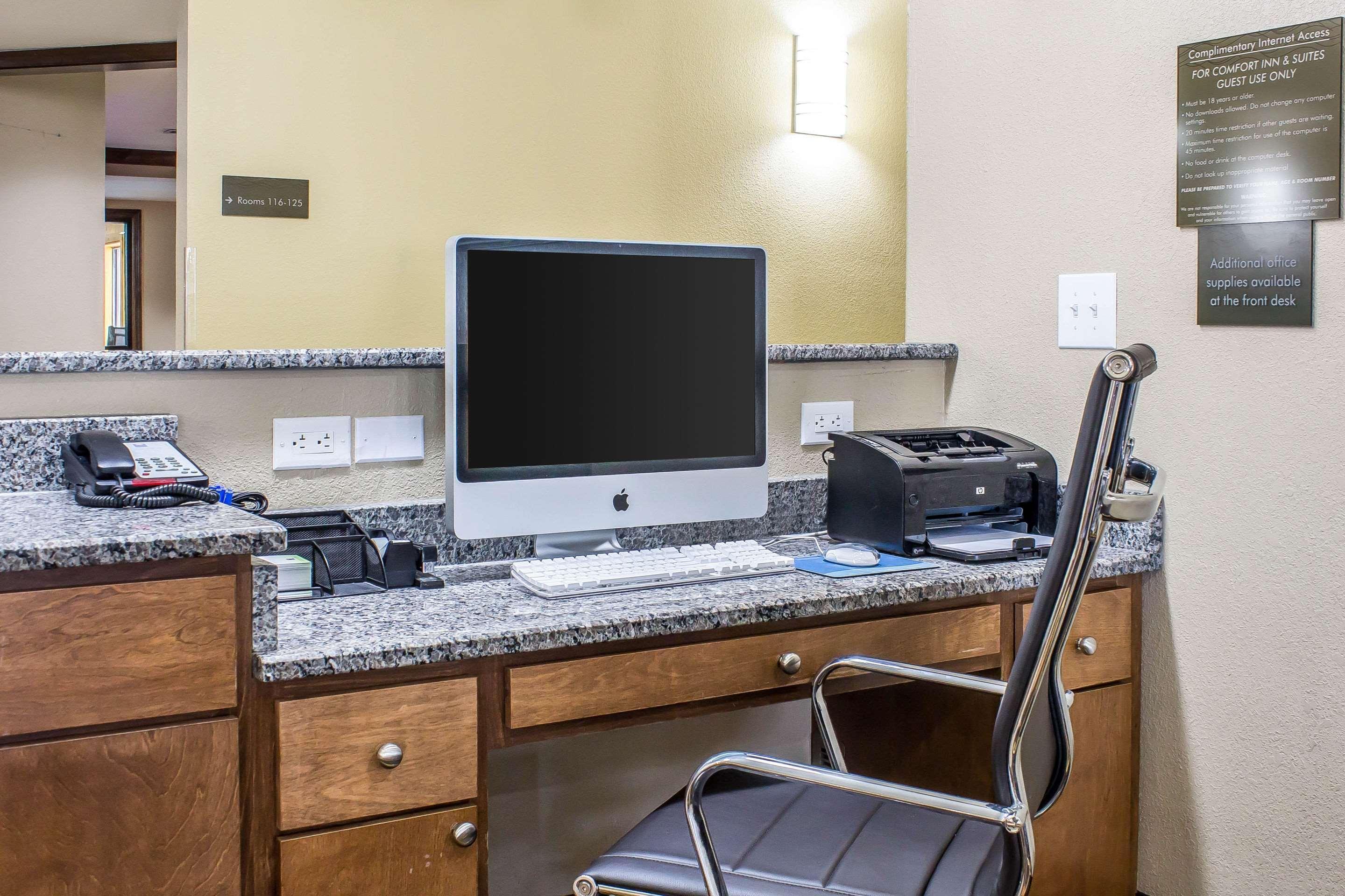 Comfort Inn & Suites Cedar Rapids North - Collins Road Buitenkant foto