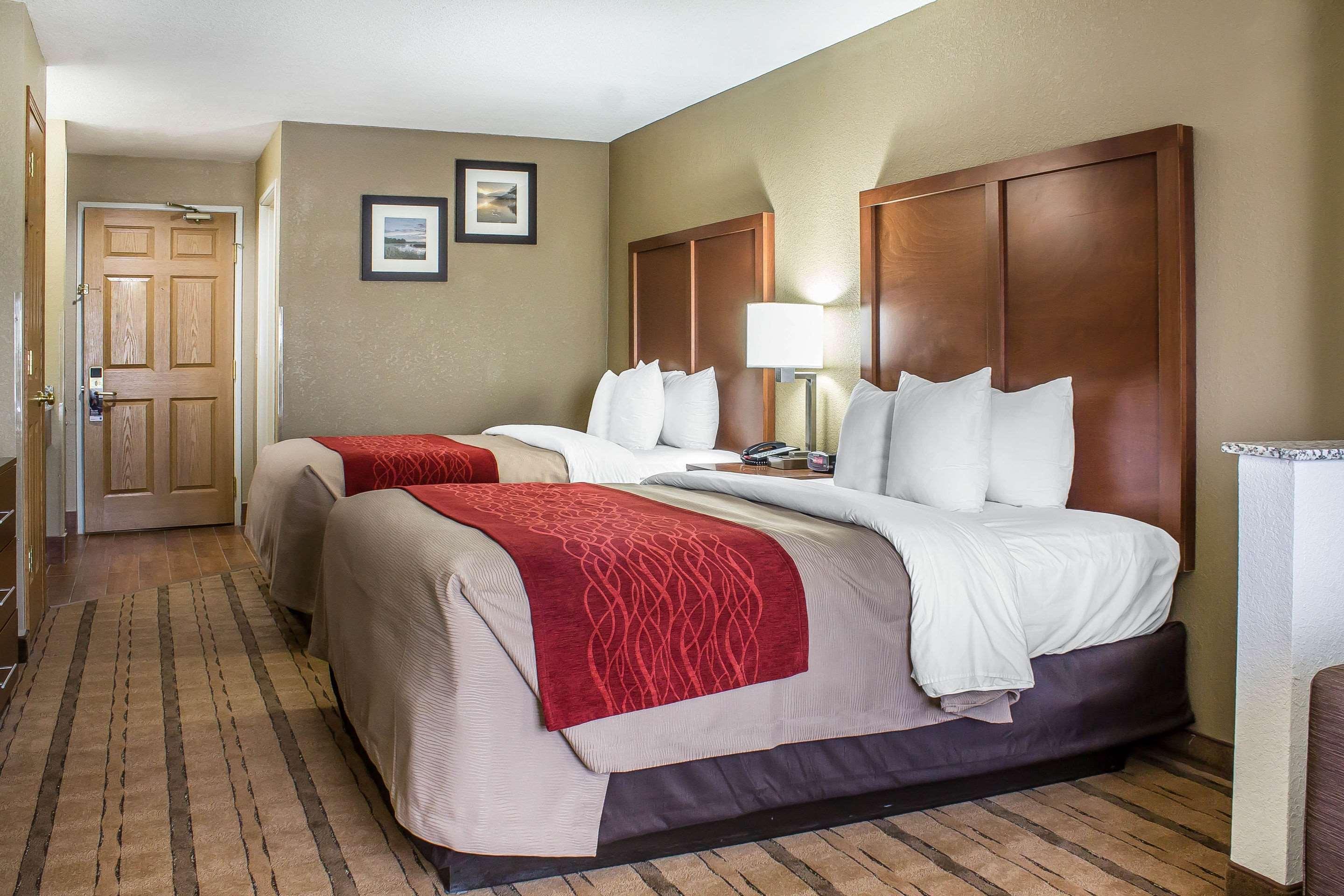 Comfort Inn & Suites Cedar Rapids North - Collins Road Buitenkant foto